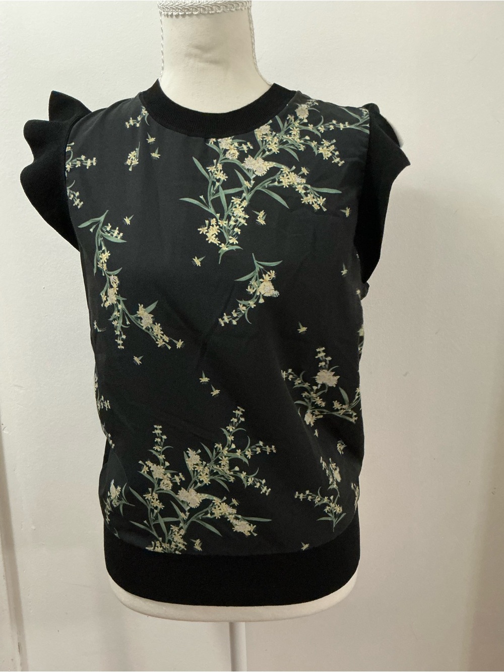 Ted Baker Black Floral Ruffle Sleeve Top Size 2